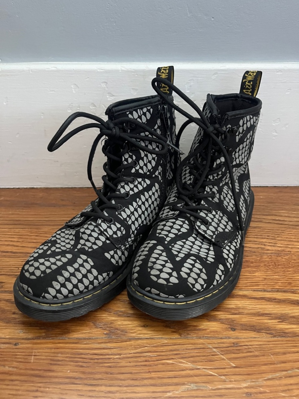 Dr. Martens Delaney Glow Kids Boots Black w/ Reflective Polka Dot Pattern- Sz 4